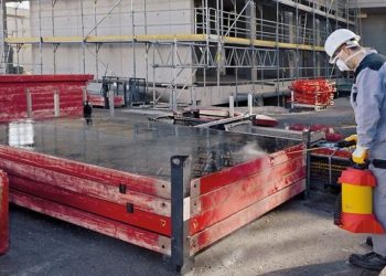 Правила использования смазки для опалубки в строительстве