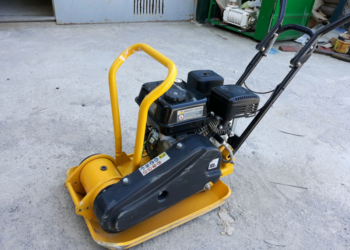 Виброплиты в строительстве: варианты применения и функции