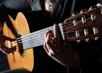 Учимся играть на гитаре: важные моменты и рекомендации