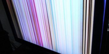 Почему появились полосы на экране телевизора и как это исправить?