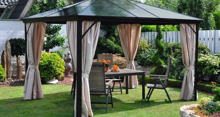 Каким должен быть шатер для дачи: особенности и характеристики