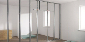 Поэтапный процесс монтажа гипсовой перегородки