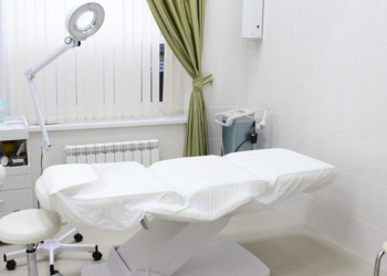 Выбираем правильные кушетки для больниц и советы