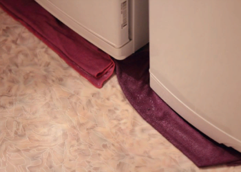 Почему течет холодильник и как это исправить