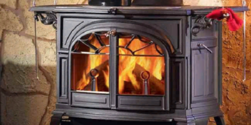 Чугунные камины: достоинства и установка