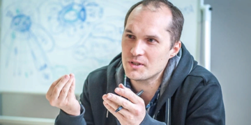 Суть проблемы и слежки за Юрием Бутусовым