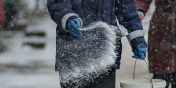 Противогололедные реагенты: требования и виды