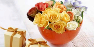 Цветы на подарок: критерии и советы по выбору