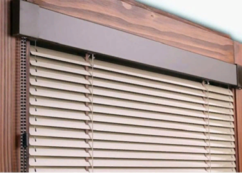 Как выбрать и установить горизонтальные жалюзи на окна