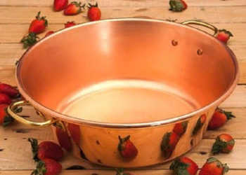 Преимущества использования медного таза для варенья