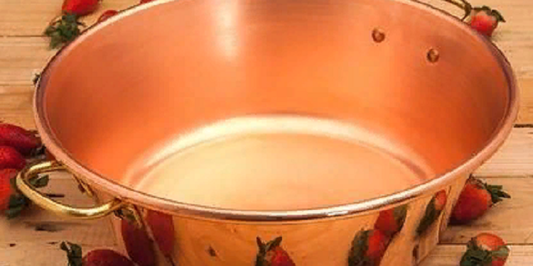 Преимущества использования медного таза для варенья