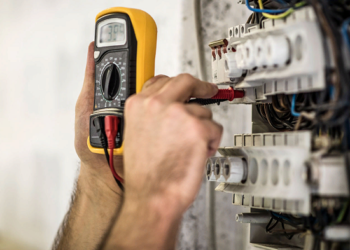 Где найти специалиста по ремонту электрики и советы