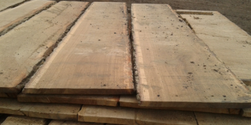 Обрізна дошка з дубу: переваги та призначення