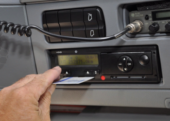 Тахографы на грузовики: требования, виды и выбор