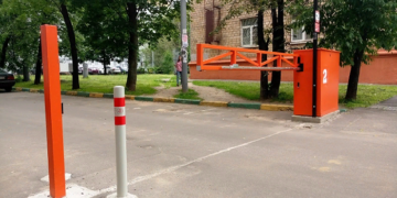 Важность установки шлагбаума во дворе многоэтажного дома