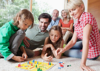 Почему детям важно играть в настольные игры