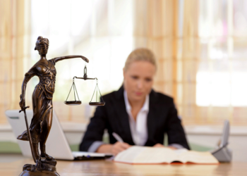 Обращение к адвокатам: что нужно знать и советы