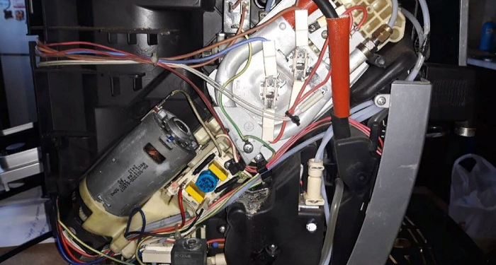 Кофемашина DeLonghi не греет воду: причины и их устранение