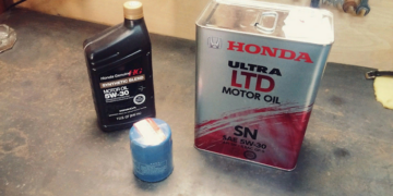 Как выбирать и где выгодно покупать моторное масло