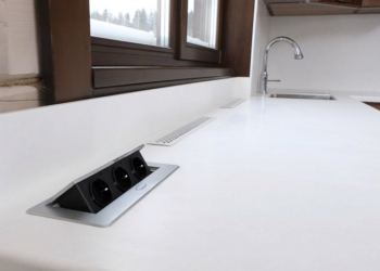 Встроенные розетки в столешницу: достоинства и установка