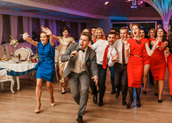 Ведущий для корпоратива: требования и советы по выбору