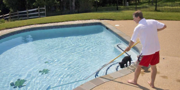 Что нужно знать об уходе за садовым бассейном