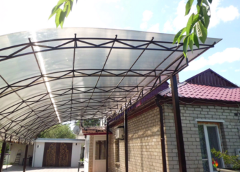 Делаем навес из поликарбоната и основные этапы процесса