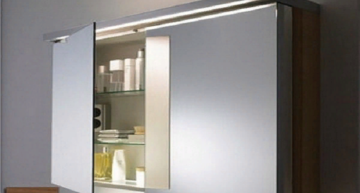 Зеркальный шкаф в ванную: достоинства, выбор и установка