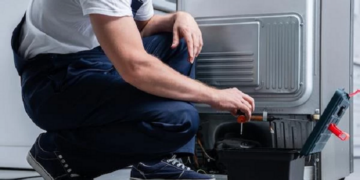 Шаги по устранению шумов и вибраций холодильника во время работы: подробное руководство