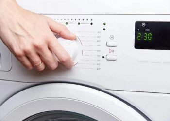 Поява плям іржі на одязі після прання: можливі причини та ремонт пральних машин