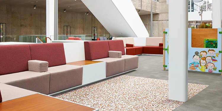 ПВХ плитка для пола: достоинства, характеристики и установка