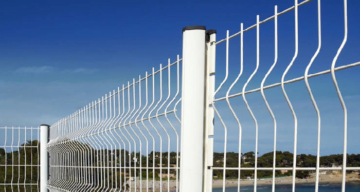 Особенности 3D забора и правила его монтажа