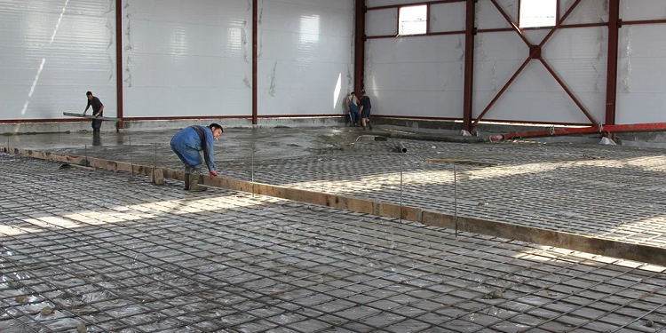 Правила и этапы укладки промышленных бетонных полов
