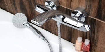 Смесители для ванной: требования, разновидности и выбор