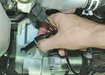 Як замінити датчик положення розподільчого валу Chery Amulet