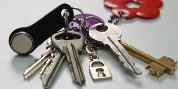 Ключі до безпеки: роль і процес виготовлення ключів