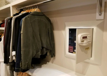 Как установить встроенные сейфы и их главные преимущества