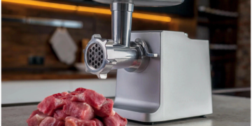 Главные достоинства электрической мясорубки и правила пользования