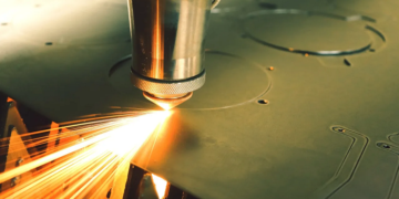 Лазерная резка металлических изделий: правила и этапы