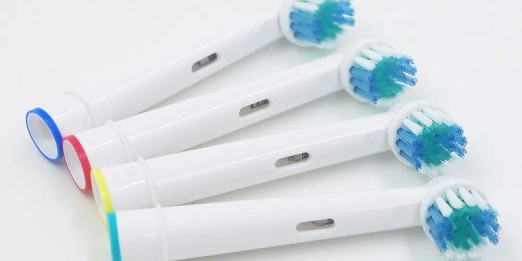 Как выбрать насадки для электрических зубных щеток