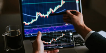 Платформа для інвесторів: чим може допомогти та переваги