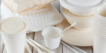 Літнє кафе: який одноразовий посуд треба купити