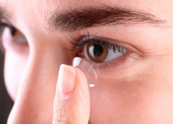 ТОП-5 найпоширеніших помилок у використанні контактних лінз