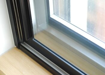 Особенности конструкции шумоизоляционного стеклопакета и его установка