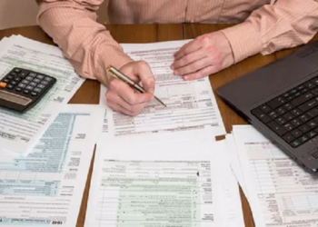 What is management reporting and what is it for?