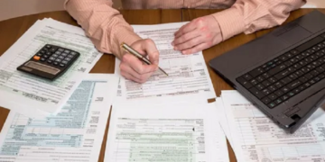 What is management reporting and what is it for?