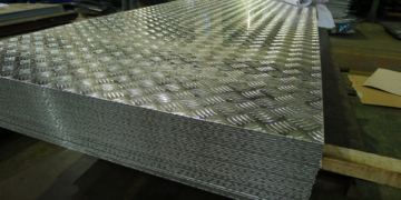 Алюминиевый лист: особенности применения, виды и назначение