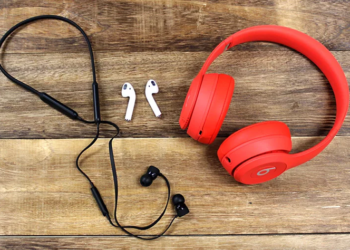 Головні переваги безпровідних навушників та особливості вибору