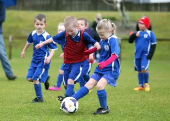 Футбол для детей: достоинства и критерии выбора школы