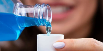 Ополаскиватель для рта: особенности выбора и использования для здоровья и свежести дыхания